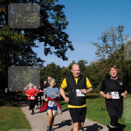 28.09.2025 - 33. Volkslauf durch das schöne Alstertal Fabian Wolf http://msf.ph/oto/8975526 28.09.2025 10:36:49 Laufen 3289, 3126, 323, 3240 meine-sportfotos.de