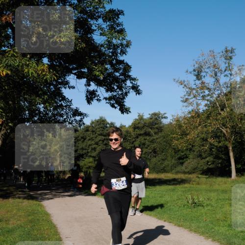 28.09.2025 - 33. Volkslauf durch das schöne Alstertal Fabian Wolf http://msf.ph/oto/8975634 28.09.2025 10:37:05 Laufen 3264 meine-sportfotos.de