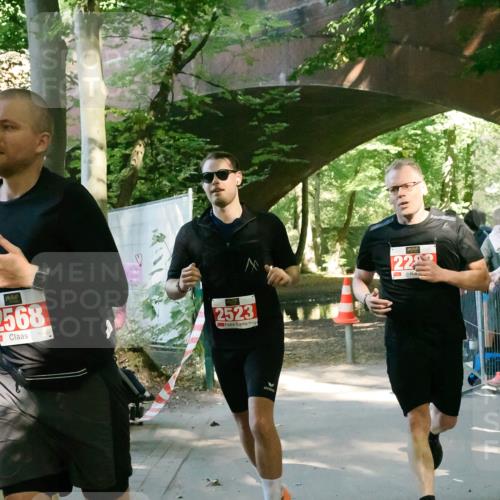 28.09.2025 - 33. Volkslauf durch das schöne Alstertal Fabian Wolf http://msf.ph/oto/8975686 28.09.2025 12:22:34 Laufen 2568, 2523, 22 meine-sportfotos.de