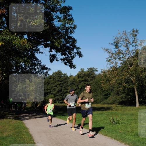 28.09.2025 - 33. Volkslauf durch das schöne Alstertal Fabian Wolf http://msf.ph/oto/8975953 28.09.2025 10:38:38 Laufen 4009, 4164, 4100 meine-sportfotos.de