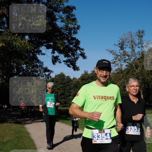 28.09.2025 - 33. Volkslauf durch das schöne Alstertal Fabian Wolf http://msf.ph/oto/8976033 28.09.2025 10:38:52 Laufen 3192, 1922, 3354, 3353 meine-sportfotos.de