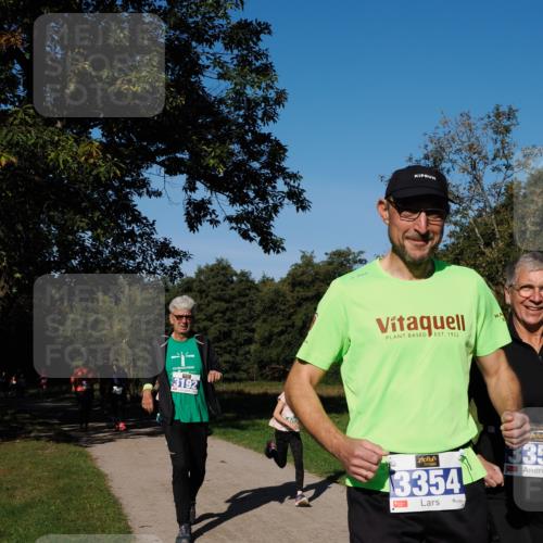 28.09.2025 - 33. Volkslauf durch das schöne Alstertal Fabian Wolf http://msf.ph/oto/8976035 28.09.2025 10:38:52 Laufen 3192, 1922, 3354, 335 meine-sportfotos.de