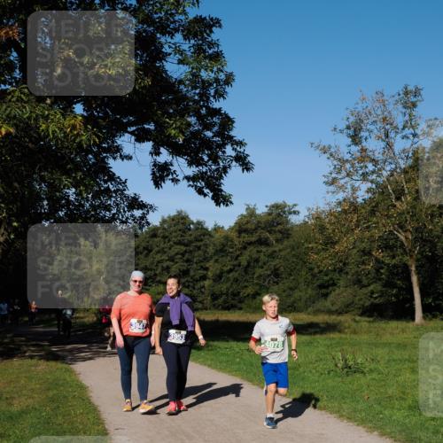 28.09.2025 - 33. Volkslauf durch das schöne Alstertal Fabian Wolf http://msf.ph/oto/8976070 28.09.2025 10:38:58 Laufen 3947, 3953, 4078 meine-sportfotos.de