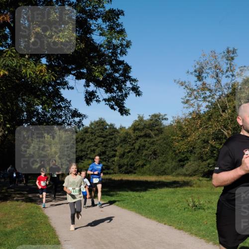 28.09.2025 - 33. Volkslauf durch das schöne Alstertal Fabian Wolf http://msf.ph/oto/8976162 28.09.2025 10:39:14 Laufen 111 meine-sportfotos.de