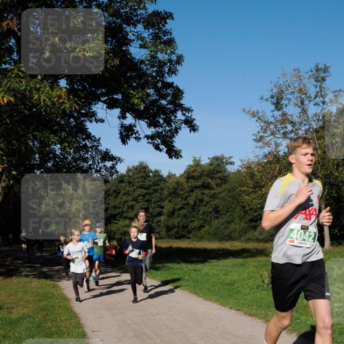 28.09.2025 - 33. Volkslauf durch das schöne Alstertal Fabian Wolf http://msf.ph/oto/8976308 28.09.2025 10:39:33 Laufen 1035, 4042, 095 meine-sportfotos.de