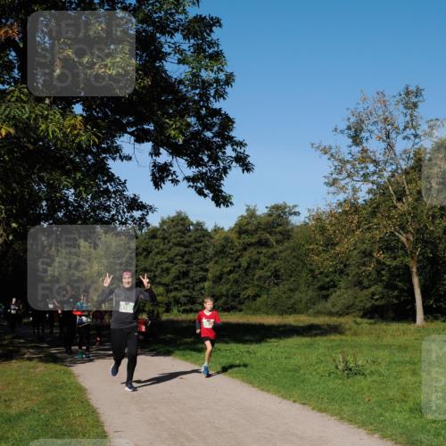 28.09.2025 - 33. Volkslauf durch das schöne Alstertal Fabian Wolf http://msf.ph/oto/8976437 28.09.2025 10:39:59 Laufen 4160 meine-sportfotos.de