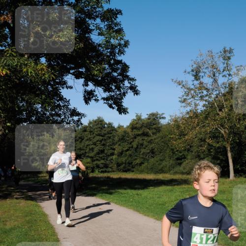 28.09.2025 - 33. Volkslauf durch das schöne Alstertal Fabian Wolf http://msf.ph/oto/8976621 28.09.2025 10:40:22 Laufen 4105, 4127 meine-sportfotos.de