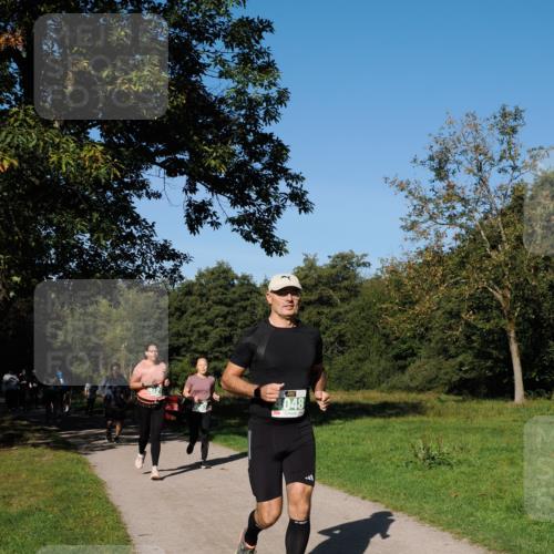 28.09.2025 - 33. Volkslauf durch das schöne Alstertal Fabian Wolf http://msf.ph/oto/8976691 28.09.2025 10:40:32 Laufen 00, 048 meine-sportfotos.de