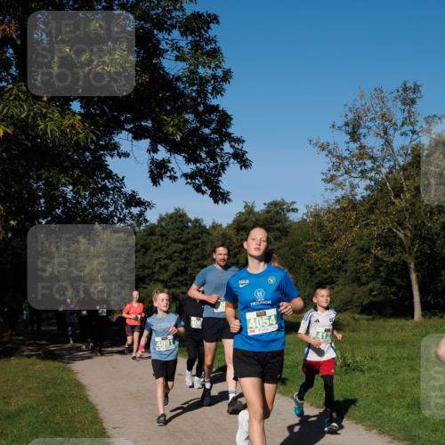 28.09.2025 - 33. Volkslauf durch das schöne Alstertal Fabian Wolf http://msf.ph/oto/8976731 28.09.2025 10:40:40 Laufen 4091, 406, 4054 meine-sportfotos.de