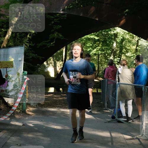 28.09.2025 - 33. Volkslauf durch das schöne Alstertal Fabian Wolf http://msf.ph/oto/8976753 28.09.2025 12:31:27 Laufen 00, 2354 meine-sportfotos.de