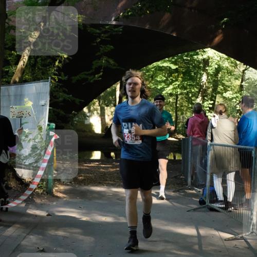 28.09.2025 - 33. Volkslauf durch das schöne Alstertal Fabian Wolf http://msf.ph/oto/8976755 28.09.2025 12:31:27 Laufen 2354 meine-sportfotos.de