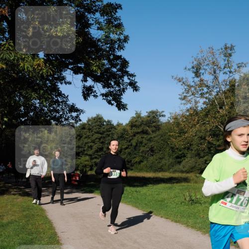 28.09.2025 - 33. Volkslauf durch das schöne Alstertal Fabian Wolf http://msf.ph/oto/8976804 28.09.2025 10:40:55 Laufen 915, 4176 meine-sportfotos.de