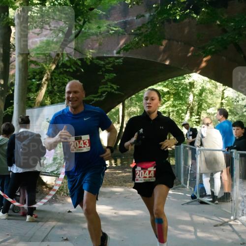 28.09.2025 - 33. Volkslauf durch das schöne Alstertal Fabian Wolf http://msf.ph/oto/8976980 28.09.2025 12:33:13 Laufen 2043, 3, 2044 meine-sportfotos.de