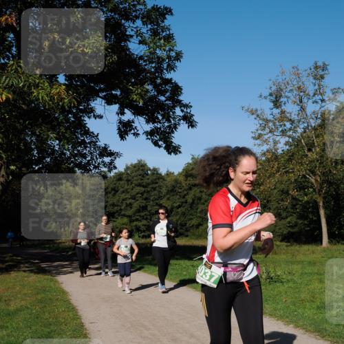 28.09.2025 - 33. Volkslauf durch das schöne Alstertal Fabian Wolf http://msf.ph/oto/8977145 28.09.2025 10:42:55 Laufen 037 meine-sportfotos.de