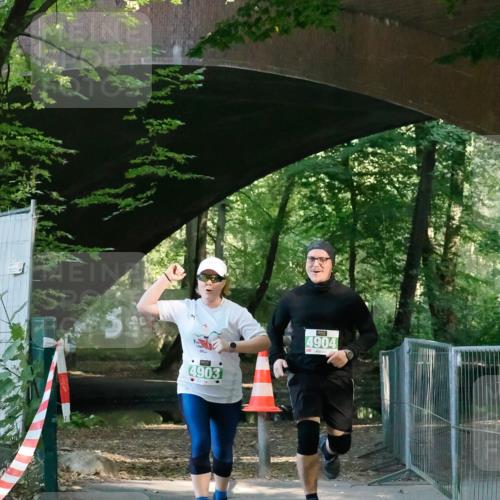 28.09.2025 - 33. Volkslauf durch das schöne Alstertal Fabian Wolf http://msf.ph/oto/8977258 28.09.2025 11:04:01 Laufen 4903, 4904 meine-sportfotos.de