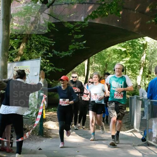 28.09.2025 - 33. Volkslauf durch das schöne Alstertal Fabian Wolf http://msf.ph/oto/8977267 28.09.2025 12:38:39 Laufen 25, 54, 110, 2649, 2337 meine-sportfotos.de