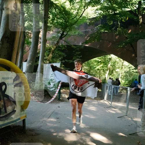 28.09.2025 - 33. Volkslauf durch das schöne Alstertal Fabian Wolf http://msf.ph/oto/8977305 28.09.2025 12:40:13 Laufen 1910 meine-sportfotos.de