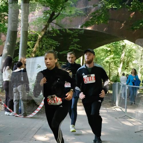 28.09.2025 - 33. Volkslauf durch das schöne Alstertal Fabian Wolf http://msf.ph/oto/8977322 28.09.2025 12:40:44 Laufen 2615, 2616 meine-sportfotos.de