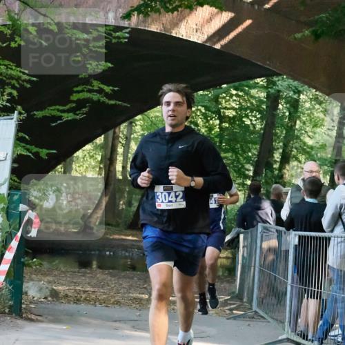 28.09.2025 - 33. Volkslauf durch das schöne Alstertal Fabian Wolf http://msf.ph/oto/8977431 28.09.2025 11:22:48 Laufen 3042, 1 meine-sportfotos.de