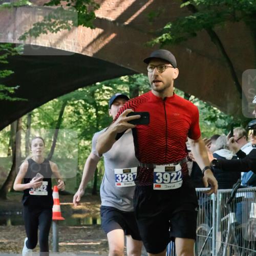 28.09.2025 - 33. Volkslauf durch das schöne Alstertal Fabian Wolf http://msf.ph/oto/8977453 28.09.2025 11:24:02 Laufen 3287, 3922 meine-sportfotos.de