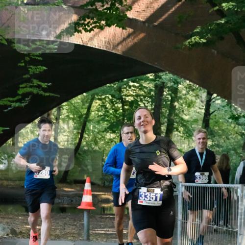 28.09.2025 - 33. Volkslauf durch das schöne Alstertal Fabian Wolf http://msf.ph/oto/8977465 28.09.2025 11:24:50 Laufen 480, 3351, 3366 meine-sportfotos.de