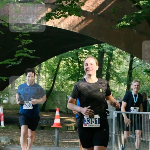 28.09.2025 - 33. Volkslauf durch das schöne Alstertal Fabian Wolf http://msf.ph/oto/8977466 28.09.2025 11:24:51 Laufen 3280, 3351, 3366 meine-sportfotos.de