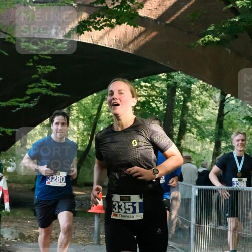 28.09.2025 - 33. Volkslauf durch das schöne Alstertal Fabian Wolf http://msf.ph/oto/8977467 28.09.2025 11:24:51 Laufen 3280, 3351, 3366 meine-sportfotos.de
