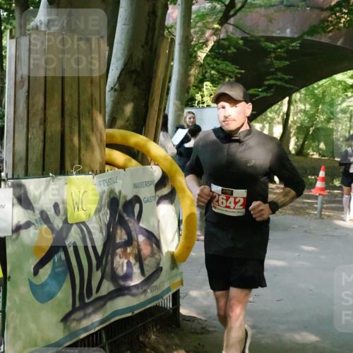 28.09.2025 - 33. Volkslauf durch das schöne Alstertal Fabian Wolf http://msf.ph/oto/8977494 28.09.2025 12:51:14 Laufen 2642 meine-sportfotos.de