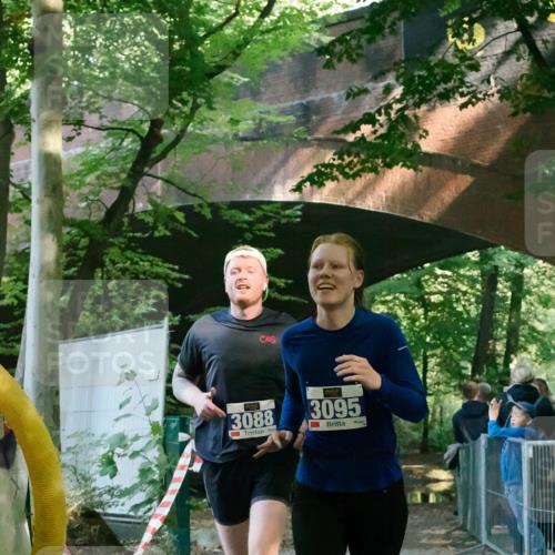 28.09.2025 - 33. Volkslauf durch das schöne Alstertal Fabian Wolf http://msf.ph/oto/8977552 28.09.2025 11:29:27 Laufen 3088, 3095, 2 meine-sportfotos.de