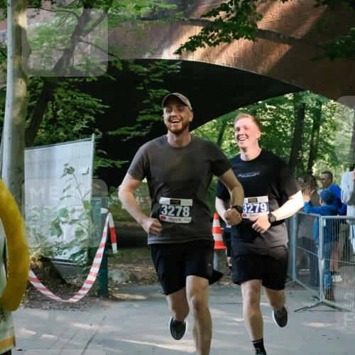 28.09.2025 - 33. Volkslauf durch das schöne Alstertal Fabian Wolf http://msf.ph/oto/8977564 28.09.2025 11:29:57 Laufen 3278, 3279 meine-sportfotos.de