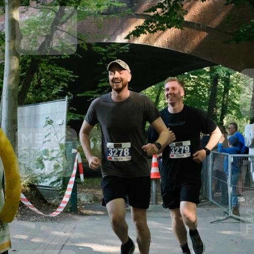 28.09.2025 - 33. Volkslauf durch das schöne Alstertal Fabian Wolf http://msf.ph/oto/8977566 28.09.2025 11:29:57 Laufen 3278, 3279 meine-sportfotos.de
