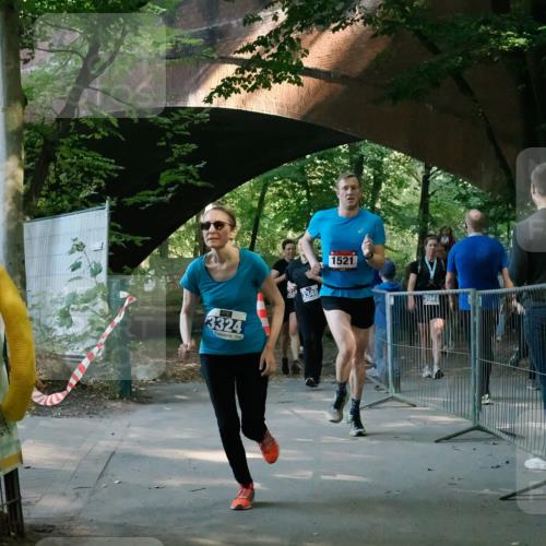 28.09.2025 - 33. Volkslauf durch das schöne Alstertal Fabian Wolf http://msf.ph/oto/8977627 28.09.2025 11:32:02 Laufen 3324, 3346, 1521, 1944 meine-sportfotos.de