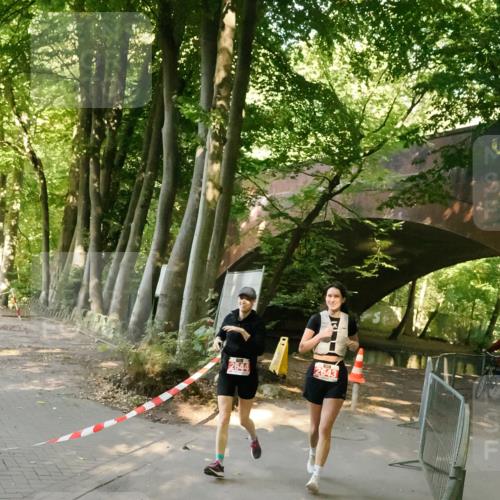 28.09.2025 - 33. Volkslauf durch das schöne Alstertal Fabian Wolf http://msf.ph/oto/8977661 28.09.2025 13:17:25 Laufen 2644, 2643 meine-sportfotos.de