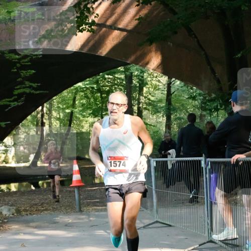 28.09.2025 - 33. Volkslauf durch das schöne Alstertal Fabian Wolf http://msf.ph/oto/8977835 28.09.2025 11:45:43 Laufen 3073, 1574 meine-sportfotos.de