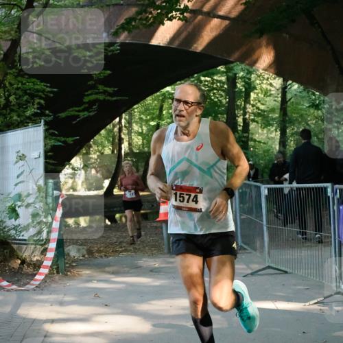 28.09.2025 - 33. Volkslauf durch das schöne Alstertal Fabian Wolf http://msf.ph/oto/8977836 28.09.2025 11:45:44 Laufen 3073, 1574 meine-sportfotos.de