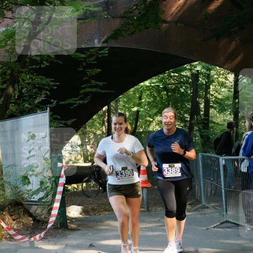 28.09.2025 - 33. Volkslauf durch das schöne Alstertal Fabian Wolf http://msf.ph/oto/8977888 28.09.2025 11:50:04 Laufen 3390, 3389 meine-sportfotos.de