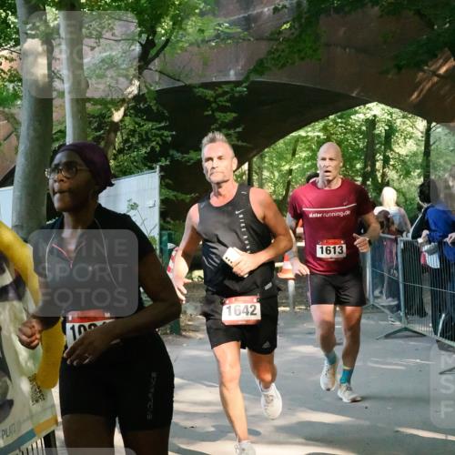 28.09.2025 - 33. Volkslauf durch das schöne Alstertal Fabian Wolf http://msf.ph/oto/8978024 28.09.2025 11:59:43 Laufen 100, 1642, 1613 meine-sportfotos.de