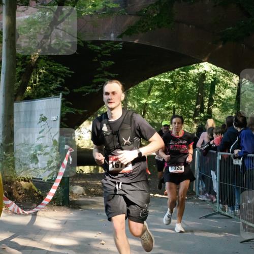 28.09.2025 - 33. Volkslauf durch das schöne Alstertal Fabian Wolf http://msf.ph/oto/8978049 28.09.2025 12:01:52 Laufen 167, 1697, 1026 meine-sportfotos.de