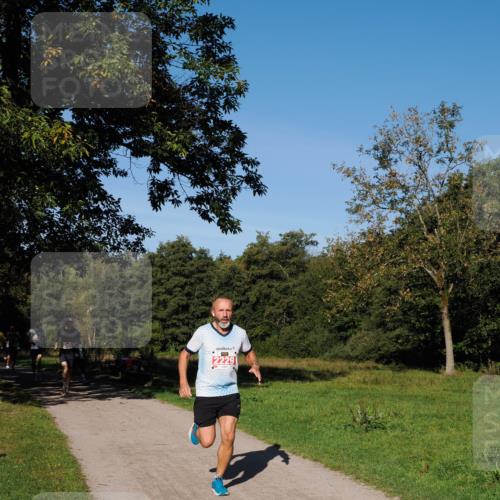 28.09.2025 - 33. Volkslauf durch das schöne Alstertal Fabian Wolf http://msf.ph/oto/8978496 28.09.2025 10:23:29 Laufen 2229 meine-sportfotos.de