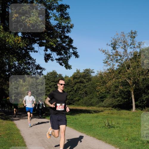 28.09.2025 - 33. Volkslauf durch das schöne Alstertal Fabian Wolf http://msf.ph/oto/8978501 28.09.2025 10:23:32 Laufen 2479, 2455 meine-sportfotos.de