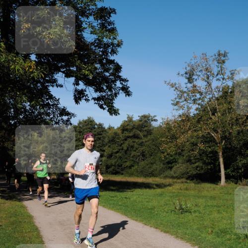 28.09.2025 - 33. Volkslauf durch das schöne Alstertal Fabian Wolf http://msf.ph/oto/8978508 28.09.2025 10:23:34 Laufen 2479 meine-sportfotos.de