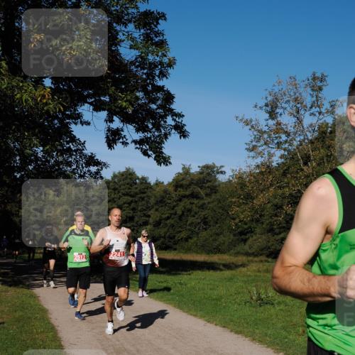 28.09.2025 - 33. Volkslauf durch das schöne Alstertal Fabian Wolf http://msf.ph/oto/8978517 28.09.2025 10:23:37 Laufen 2512 meine-sportfotos.de