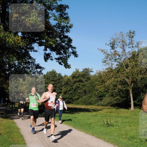 28.09.2025 - 33. Volkslauf durch das schöne Alstertal Fabian Wolf http://msf.ph/oto/8978518 28.09.2025 10:23:37 Laufen 2512, 2241 meine-sportfotos.de
