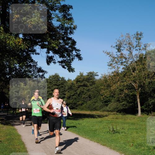28.09.2025 - 33. Volkslauf durch das schöne Alstertal Fabian Wolf http://msf.ph/oto/8978519 28.09.2025 10:23:37 Laufen 2512, 2241 meine-sportfotos.de