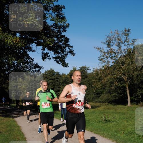 28.09.2025 - 33. Volkslauf durch das schöne Alstertal Fabian Wolf http://msf.ph/oto/8978520 28.09.2025 10:23:38 Laufen 2512, 2241 meine-sportfotos.de