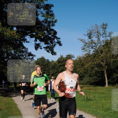 28.09.2025 - 33. Volkslauf durch das schöne Alstertal Fabian Wolf http://msf.ph/oto/8978521 28.09.2025 10:23:38 Laufen 2647, 2512, 2241 meine-sportfotos.de