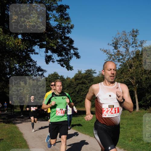 28.09.2025 - 33. Volkslauf durch das schöne Alstertal Fabian Wolf http://msf.ph/oto/8978522 28.09.2025 10:23:38 Laufen 2512, 2241 meine-sportfotos.de