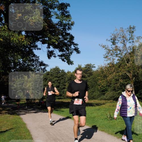 28.09.2025 - 33. Volkslauf durch das schöne Alstertal Fabian Wolf http://msf.ph/oto/8978529 28.09.2025 10:23:43 Laufen 2149 meine-sportfotos.de
