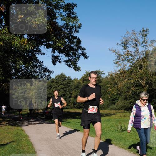 28.09.2025 - 33. Volkslauf durch das schöne Alstertal Fabian Wolf http://msf.ph/oto/8978530 28.09.2025 10:23:43 Laufen 2321, 2149 meine-sportfotos.de