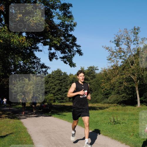 28.09.2025 - 33. Volkslauf durch das schöne Alstertal Fabian Wolf http://msf.ph/oto/8978532 28.09.2025 10:23:44 Laufen  meine-sportfotos.de